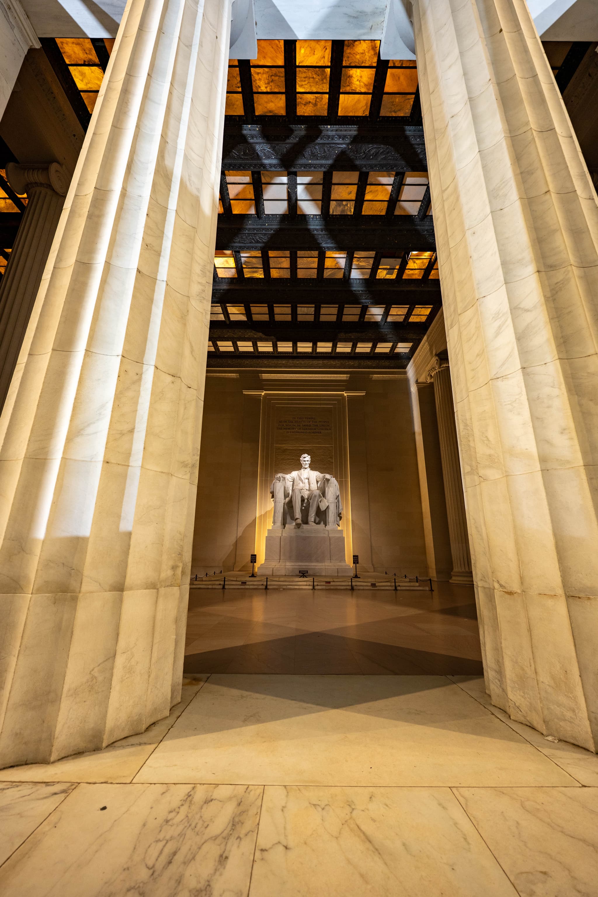 lincoln statue through columns